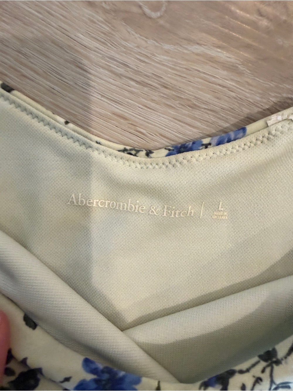 Abercrombie Floral Underwire Bikini Set - Women's size Large - Picture 2 of 2